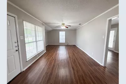 136 Highland Drive, Ennis, TX 75119 - Photo 4
