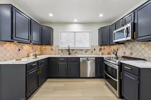 2069 Cameo Dr, Lewisville, TX 75067 - Photo 4