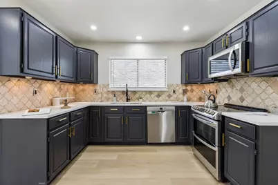 2069 Cameo Drive, Lewisville, TX 75067 - Photo 8