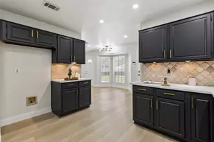 2069 Cameo Dr, Lewisville, TX 75067 - Photo 10