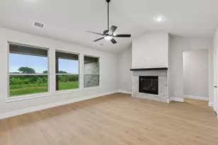 411 Wagon Trl, Waxahachie, TX 75165 - Photo 4