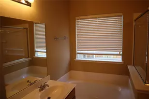 9724 Old Field Dr, McKinney, TX 75072 - Photo 10