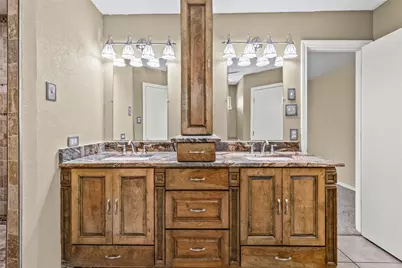 10501 Oak Creek Drive, Greenville, TX 75402 - Photo 22