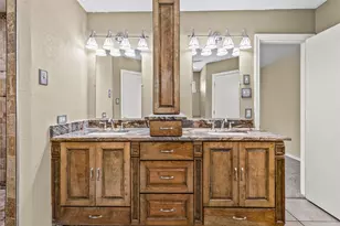 10501 Oak Creek Dr, Greenville, TX 75402 - Photo 22