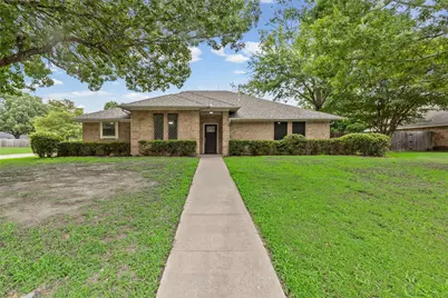 10501 Oak Creek Drive, Greenville, TX 75402 - Photo 1
