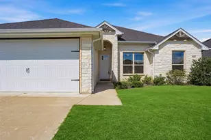 3316 Windcrest Dr, Granbury, TX 76049 - Photo 2