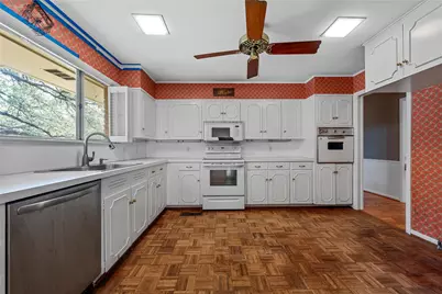 2425 Wendy Lane, Waco, TX 76710 - Photo 10