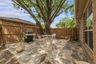 7810 Ivy Ln, Rowlett, TX 75089 - Photo 2