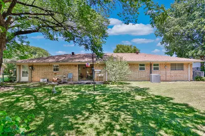 1904 Cypress Court, Gainesville, TX 76240 - Photo 8