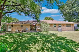 1904 Cypress Ct, Gainesville, TX 76240 - Photo 8