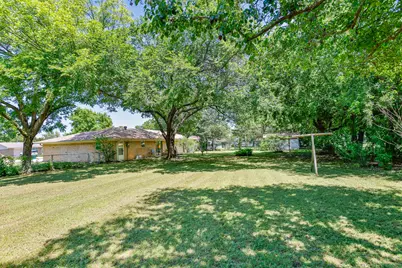 1904 Cypress Court, Gainesville, TX 76240 - Photo 6