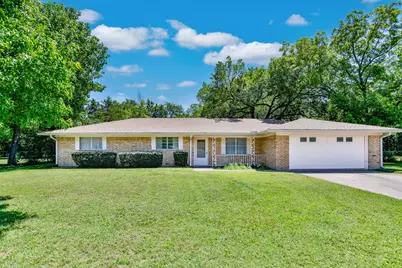 1904 Cypress Court, Gainesville, TX 76240 - Photo 2