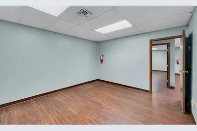 706 W 5th Street, Clifton, TX 76634 - Photo 10