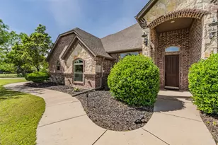 170 Paradise Canyon Cir, Paradise, TX 76073 - Photo 2