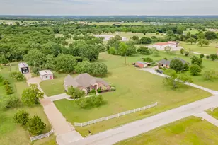 170 Paradise Canyon Cir, Paradise, TX 76073 - Photo 32
