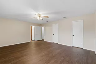 2113 Fleur De Lis Ct, Arlington, TX 76012 - Photo 10