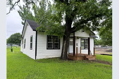 315 S Barry Street, Mertens, TX 76666 - Photo 2