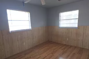 2404 Beverly Dr, Greenville, TX 75402 - Photo 8
