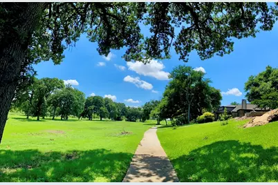 2709 Fairway Park Street, Grand Prairie, TX 75050 - Photo 2