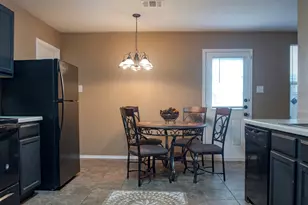 1030 April Showers Ln, Lancaster, TX 75134 - Photo 2