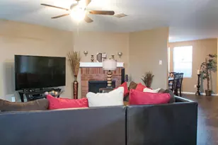 1030 April Showers Ln, Lancaster, TX 75134 - Photo 4