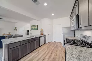 10852 Copper Hills Ln, Fort Worth, TX 76108 - Photo 4