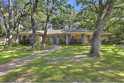 2108 Edgewood Court, Arlington, TX 76013 - Photo 2