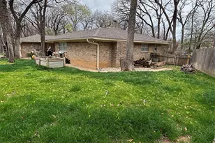 2108 Edgewood Ct, Arlington, TX 76013 - Photo 6