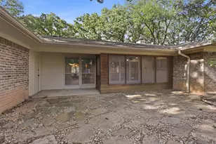 2108 Edgewood Ct, Arlington, TX 76013 - Photo 28