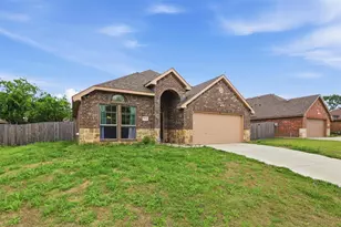 1924 Carrington, Glenn Heights, TX 75154 - Photo 2