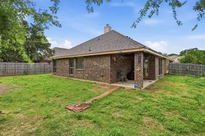 1924 Carrington, Glenn Heights, TX 75154 - Photo 12