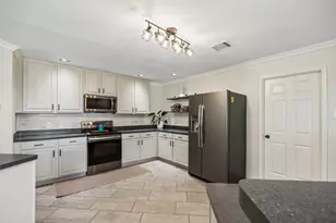 2049 Kingsbridge Dr, Heartland, TX 75126 - Photo 8