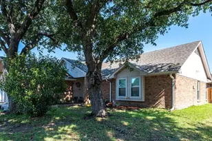 6852 Megan Ln, North Richland Hills, TX 76182 - Photo 2