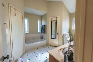 6852 Megan Ln, North Richland Hills, TX 76182 - Photo 18