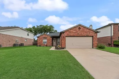 2025 Apple Drive, Little Elm, TX 75068 - Photo 2
