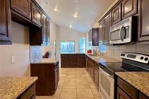 1212 Sunderland Ln, Fort Worth, TX 76134 - Photo 10