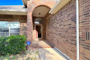 1212 Sunderland Ln, Fort Worth, TX 76134 - Photo 2