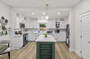 1143 Kings Hwy, Dallas, TX 75208 - Photo 1