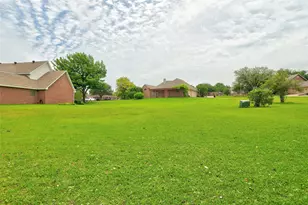 19 Las Brisas Cir, Wylie, TX 75098 - Photo 4