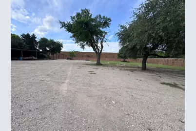 725 Hilltop Circle, DeSoto, TX 75115 - Photo 10