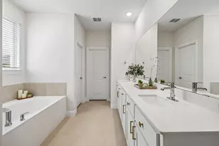 425 Breeds Hl Rd, Little Elm, TX 75068 - Photo 14