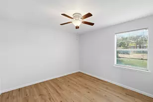 5345 Hensley Dr, Fort Worth, TX 76134 - Photo 8