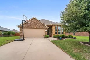 112 Sumac Dr, Waxahachie, TX 75165 - Photo 2