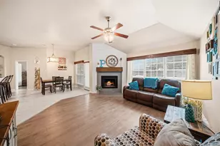 112 Sumac Dr, Waxahachie, TX 75165 - Photo 2