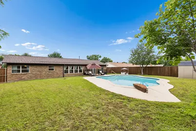 404 Glenwood Terrace, Hurst, TX 76053 - Photo 20