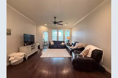 718 E Walcott Street, Pilot Point, TX 76258 - Photo 4