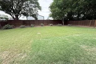 718 E Walcott St, Pilot Point, TX 76258 - Photo 22