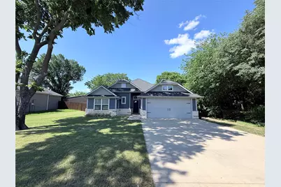 718 E Walcott Street, Pilot Point, TX 76258 - Photo 2