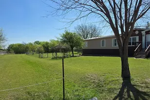 119 Enchanted Lakes Dr, Azle, TX 76020 - Photo 6