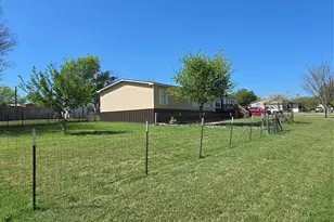 119 Enchanted Lakes Dr, Azle, TX 76020 - Photo 10
